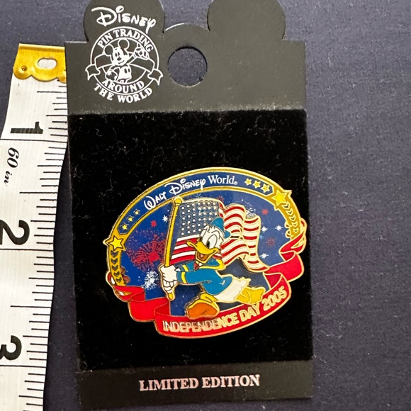 Disney Other - Disney Pin LE Donald Duck Independence Day 2005